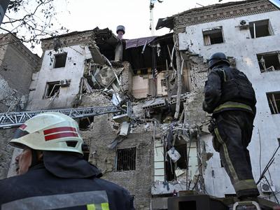Rusi z napadi na Zaporožje: dva mrtva, več kot 40 ljudi je ranjenih. Ukrajinci nad Moskvo. #vŽivo