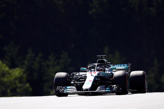 Lewis Hamilton je odstopil. | Foto: Reuters