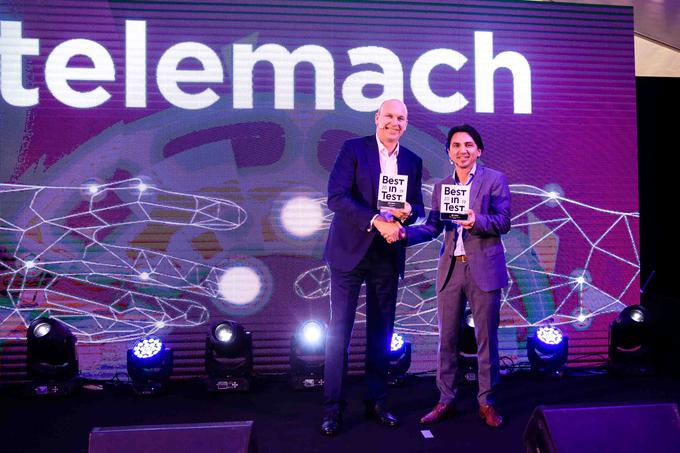 Certifikat za najboljše omrežje po uporabniški izkušnji je Telemachu predal Hakan Ekmen, CEO družbe Umlaut. | Foto: 