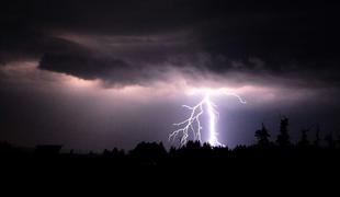 Arso izdal opozorilo: Sloveniji se približujejo močne nevihte in nalivi