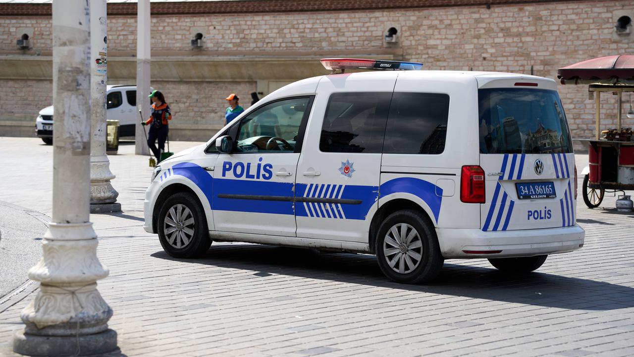 Mladoletnica z nožem ubila dijakinjo, sedem deklet pa ranila