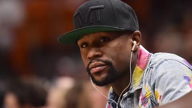 Mayweather se bo znova podal v zloglasni oktagon