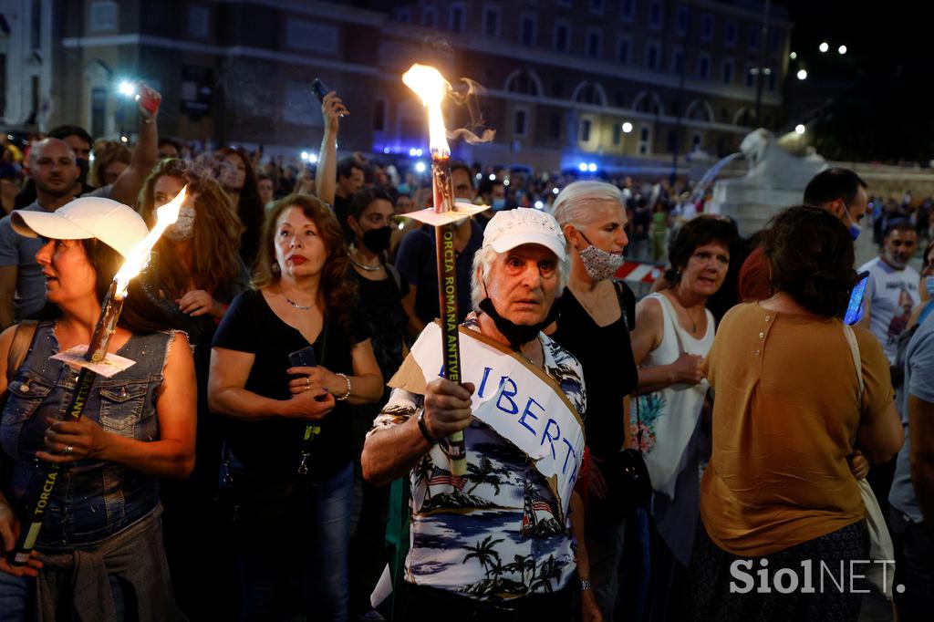 Italija protesti zeleno potrdilo