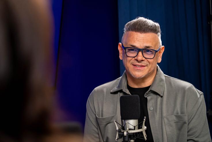 Samuel Lucas predstavlja nov album z naslovom Še vedno. | Foto: Luka Petrič