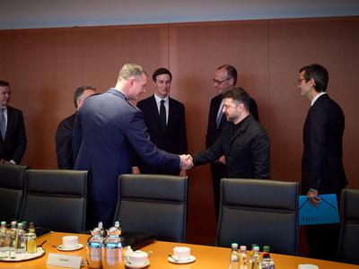 V Berlinu se nadaljujejo pogovori o končanju vojne v Ukrajini