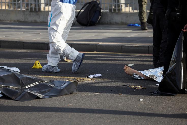 Še šest je bilo poškodovanih, od tega več huje. | Foto: Reuters