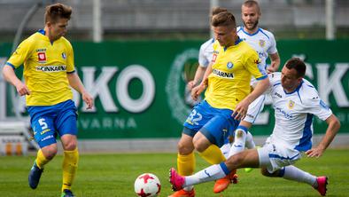 Olimpija po norem derbiju prehitela Maribor, Domžalčani suvereni #video