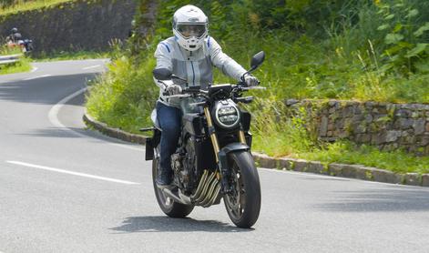 Kaj motociklom prinaša e-sklopka? Preverili smo v praksi. #foto