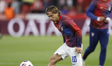 V živo: Modrić in soigralci ob jubileju Dalića za prvo mesto