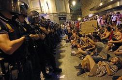 V spopadih med protestniki in policijo v Madridu več ranjenih