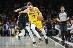 Dončićev večer: priznanje lige NBA, zmaga in vrnitev velikega prijatelja