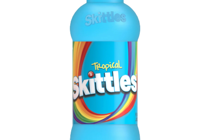 Skittles Drink Tropical | V pijači so nedovoljena sladila, ki lahko pomenijo tveganje za zdravje. | Foto Kirpa International Foods, Nizozemska
