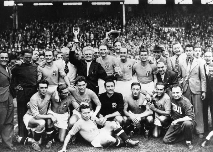 Italija je po domačem SP 1934 in olimpijskem turnirju 1936 v Berlinu osvojila še svetovno prvenstvo v Franciji. | Foto: Guliverimage/Getty Images