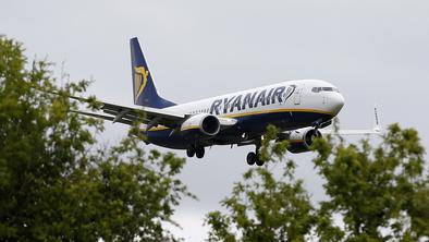 Dekompresija Ryanairovega letala nad Slovenijo, hiter spust in varen pristanek na Brniku