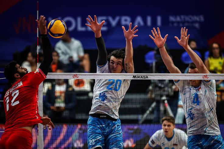 Slovenija je v petih nizih strla odpor Irana. | Foto: VolleyballWorld