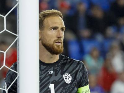 Ni mu lahko, Jan Oblak je v precepu