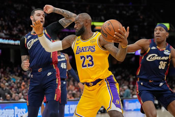 Cleveland pokvaril obisk ganjenega LeBrona Jamesa #video