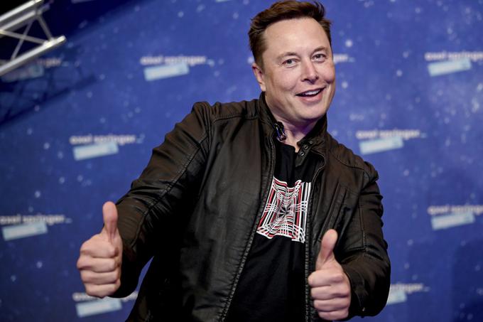 Elon Musk je uradno postal tako imenovani pasivni delničar Twitterja. Svoj nakup deleža v podjetju je namreč razkril prek dokumentacije, ki je namenjena za evidentiranje naložb brez ciljev, kot bi bilo spreminjanje ali vplivanje na izdajatelja delnic (v konkretnem primeru je to podjetje Twitter). Toda Musk v resnici ni potrdil, da tega res ne bo poskusil storiti.  | Foto: AP / Guliverimage