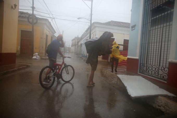 Orkan Irma je danes pustošil po Kubi (na fotografiji mesto Remedios). | Foto: Reuters