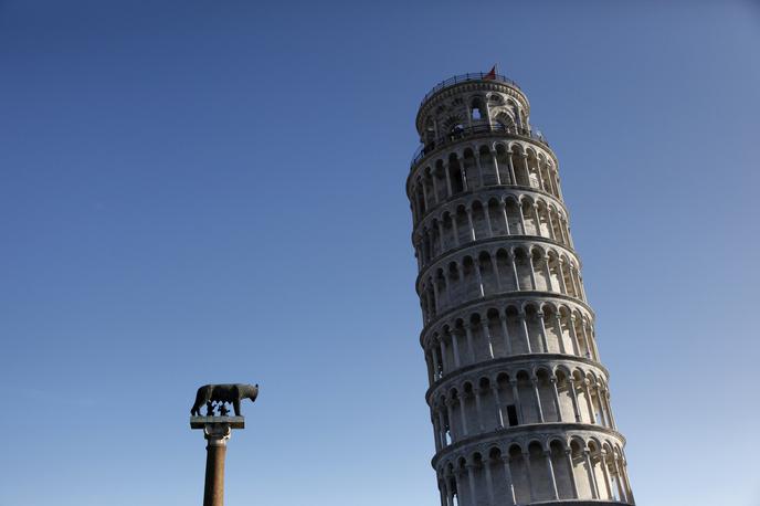 Poševni stolp v Pisi | Znameniti poševni stolp v Pisi je ena od največjih kulturnih znamenitosti Italije. | Foto Reuters