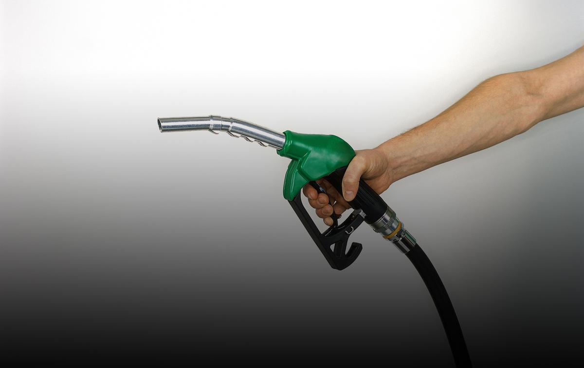 Bencin. Gorivo. | Za 50-litrski rezervoar dizla oziroma 95-oktanskega bencina boste na omenjenih bencinskih servisih še naprej odšteli 50 evrov. | Foto Thinkstock