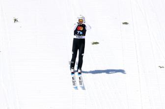 Na ekipni tekmi slavili Avstrijci, Domen Prevc mnogim paral živce