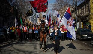 V Kragujevcu protestniki blokirajo glavno mestno vpadnico