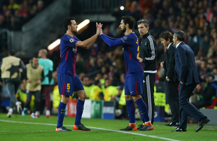 Sergio Busquets je moral z igrišča. | Foto: Reuters