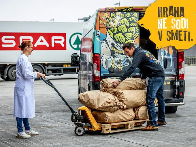 Edinstveno pivo iz kruha je rezultat pobude Spara Slovenija, ki si v sklopu akcije Hrana ne sodi v smeti prizadeva  za manj zavržene hrane. | Foto: 