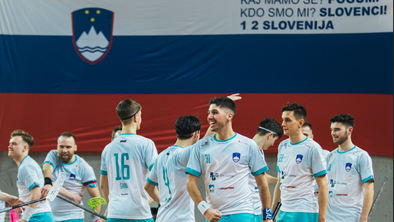 Slovenski igralci floorbolla po prvi zmagi za končno 13. mesto