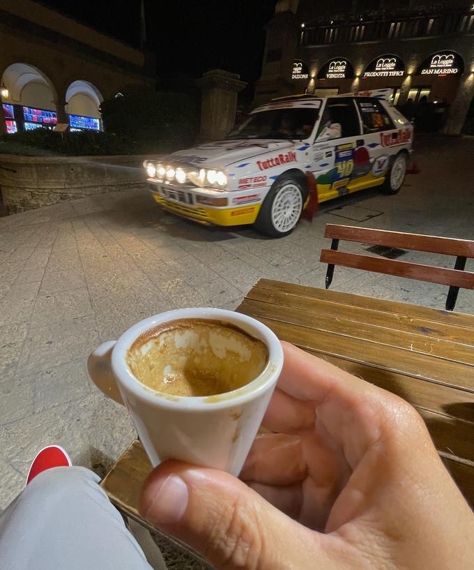 Espresso v starem jedru San Marina s posebno družbo. | Foto: Gregor Pavšič