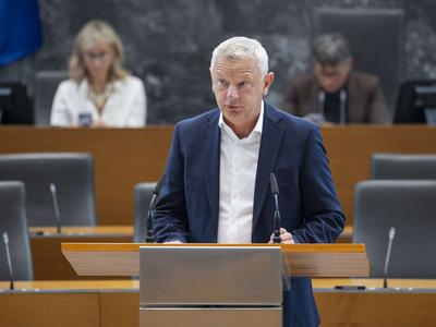 NPU ovadil sedem oseb, ki so nezakonito pridobile več kot 30 milijonov evrov