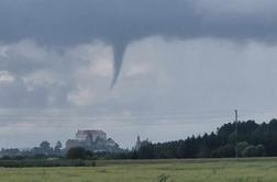 Neurja že povzročajo težave po Sloveniji, tornado na Ptuju? 