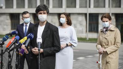 V KUL tekma med Šarcem in Fajonovo za pobudo pred volitvami