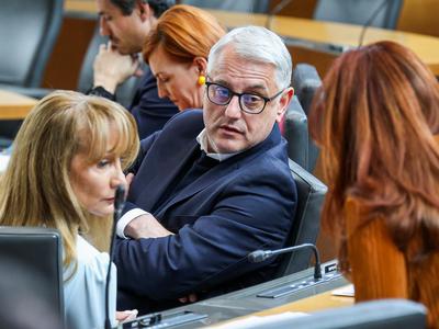 Aktualni ministri kritični do predlaganega združevanja resorja dela in gospodarstva