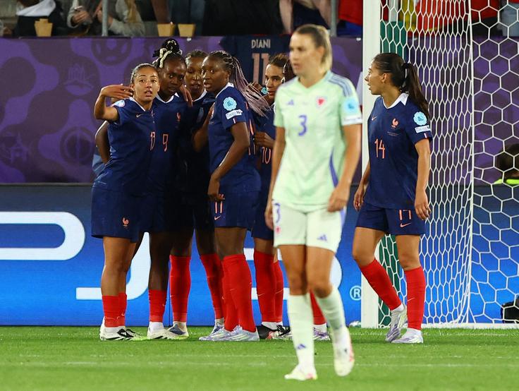 Francozinje so ugnale Valižanke s 4:1. | Foto: Reuters