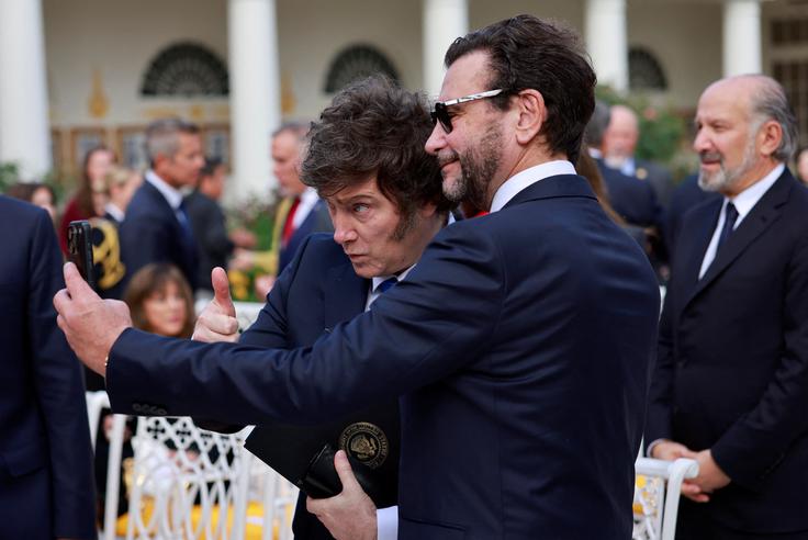 Na podelitvi je bil tudi argentinski predsednik Javier Milei.  | Foto: Reuters