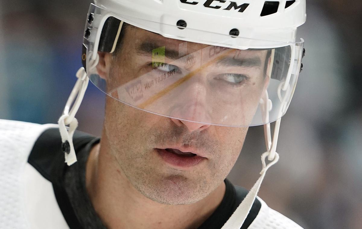 Patrick Marleau | 41-letni Kanadčan Patrick Marleau, ki se je vrnil v dres San Jose Sharks, lahko postane rekorder lige NHL po številu odigranih tekem. Da bi prehitel vodilnega Gordieja Howea, mora v rednem delu (obsegal bo 56 tekem) odigrati 45 dvobojev. | Foto Guliverimage