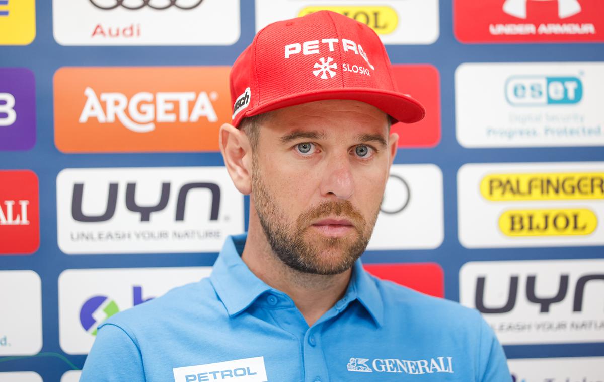 alpsko smučanje, Aleš Valenti | Aleš Valenti pričakuje vse tri svoje varovanke v finalu uvodnega veleslaloma v Söldnu. | Foto Aleš Fevžer