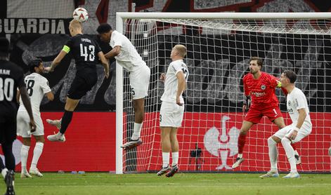 Brez presenečenja Lipuščkovih, Man Utd remiziral pri Fenerbahčeju, Tottenham do zmage