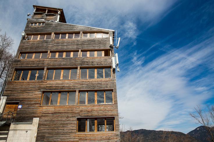 Planica se je 12 dni pred spektaklom kopala v soncu. | Foto: Vid Ponikvar