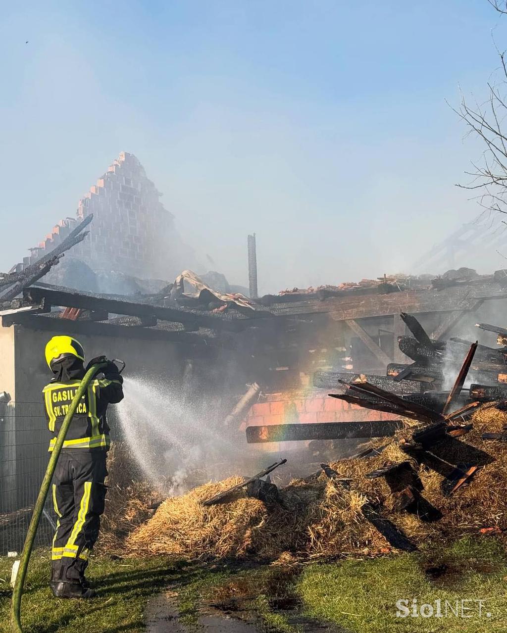 Požar v okolici Svete Trojice, gasilci, hlev