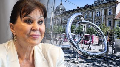 Oster odziv Miše Molk: Komu je to namenjeno?
