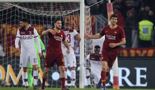 Roma je zmagala in še naprej diha za ovratnik Milanu (in Interju)