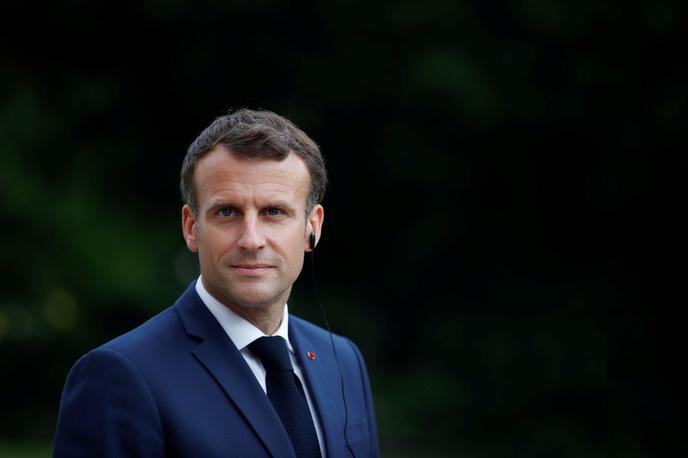 Macron | V analizi volilnih izidov sicer AFP izpostavlja, da se je Macron - kljub temu, da je s svojo kampanjo začel pozno in je imel le en večji predvolilni shod - odrezal malce bolje od pričakovanj. | Foto Reuters