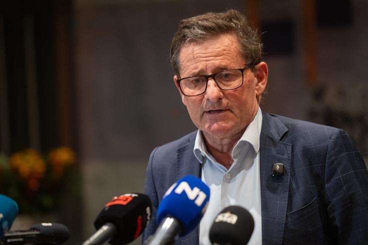 "Ni jasno, kdo bo zaradi tega čez noč izgubil svoje pravice, kdo bo pridobil vpliv in kakšne bodo dejanske posledice za gospodarstvo," je opozoril. | Foto: Bor Slana/STA