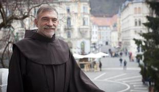 Pater Pavle Jakop: Ob vsem umetnem blišču je vedno tudi beda