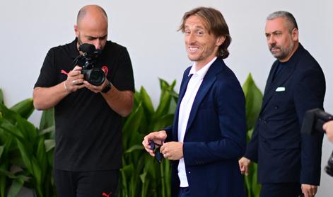 Modrić prispel v Milano: Veselim se novega izziva #video