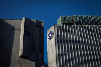 Skupina NLB zmanjšala čisti dobiček