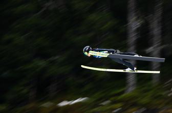 V olimpijskem Predazzu še tretja poškodba kolenskih vezi